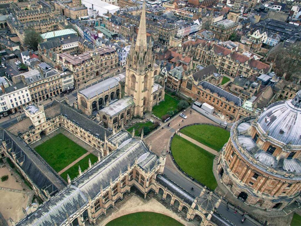 Aerial view of Oxford University campus and spire.